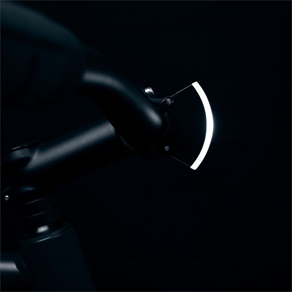 Curve Light USB-C Front