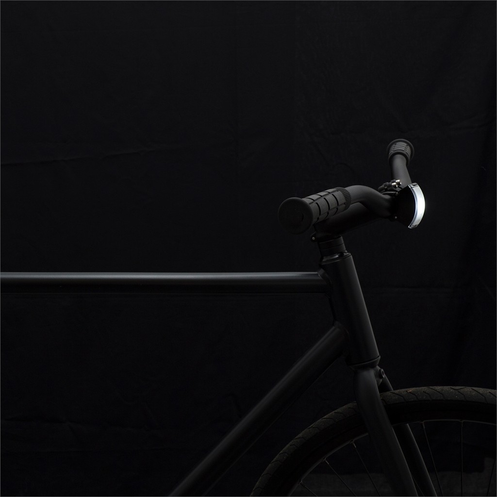 Curve Light USB-C Front