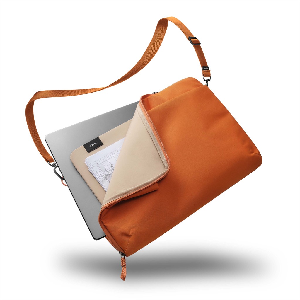 Essentials Laptop Sleeve 16"